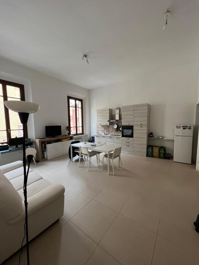 Grande Stanza Matrimoniale In Palazzo Signorile Apartment Mirandola Exterior photo